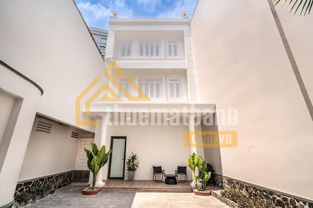 Cho thuê villa có hồ bơi - khu xông hơi Trung tâm Quận 1 Cho thuê villa có hồ bơi - khu xông hơi Trung tâm Quận 1