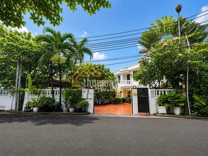 Cho thuê Villa sân vườn - hồ bơi riêng tư ở Thảo Điền Cho thuê Villa sân vườn - hồ bơi riêng tư ở Thảo Điền
