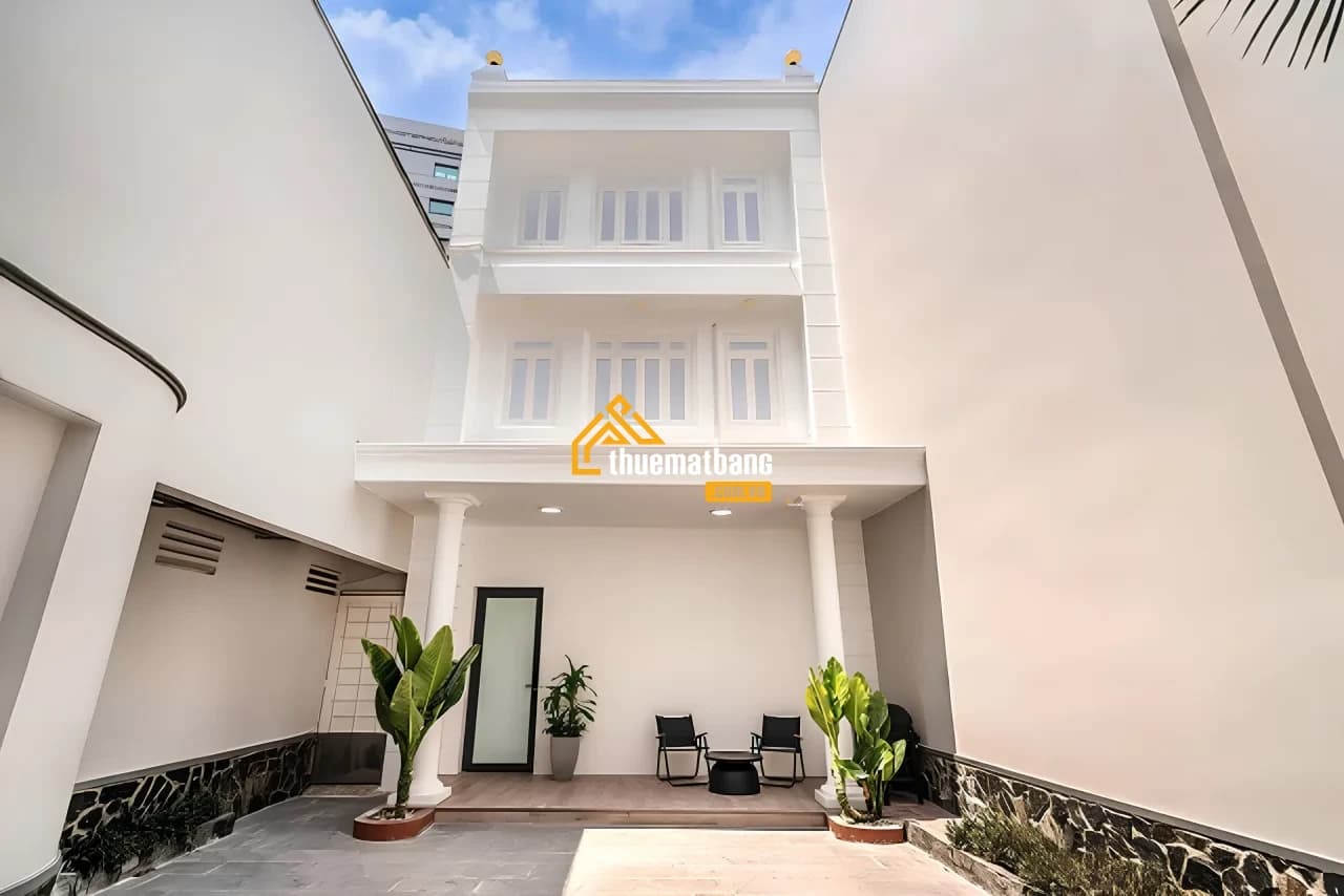 Cho thuê villa có hồ bơi - khu xông hơi Trung tâm Quận 1 Cho thuê villa có hồ bơi - khu xông hơi Trung tâm Quận 1