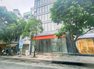 Cho thuê mặt bằng Bến Thành, quận 1 - diện tích 143m2, mặt tiền đường lớn