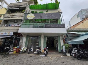 Cho thuê mặt bằng Cầu Ông Lãnh, quận 1 - diện tích lớn 180m2, vị trí đắc địa 