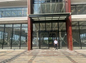 KỲ QUAN THƯƠNG MẠI: SIÊU MẶT BẰNG 800M2 – TÂM CHẤN KINH DOANH VINHOMES Q9