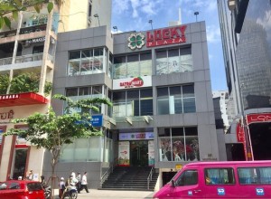 Cho thuê gian hàng kinh doanh tại trung tâm thương mại Lucky Plaza Nguyễn Huệ