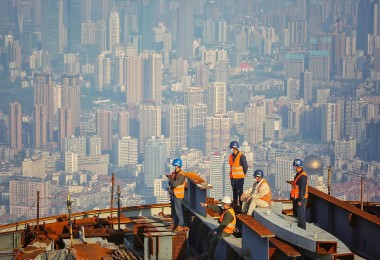 Nhiều quỹ đầu tư điêu đứng vì bất động sản Trung Quốc xuống dốc