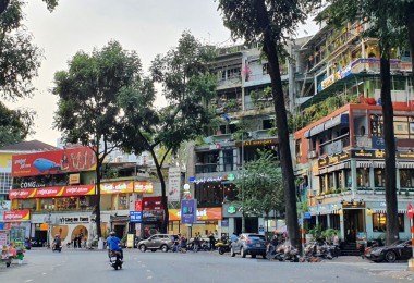 Giá cho thuê mặt bằng đang gia tăng chóng mặt