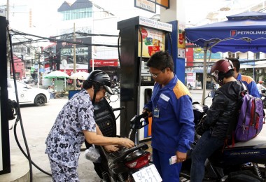 Giá xăng dầu có thể giảm sau 7 kỳ tăng liên tiếp