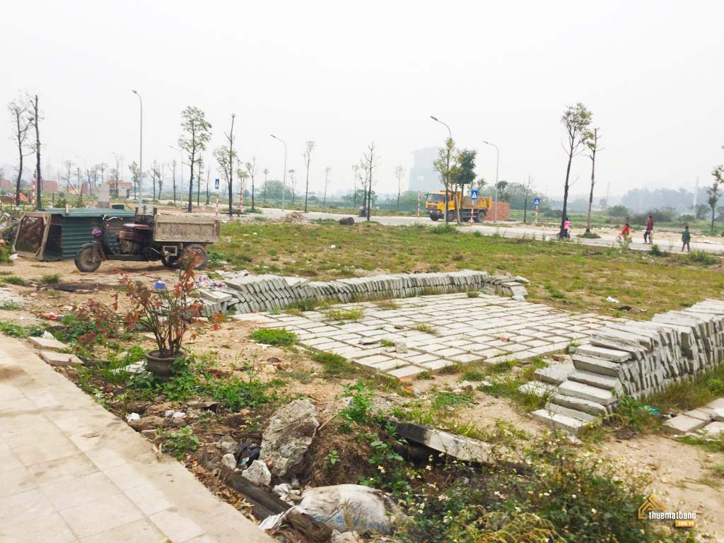 rủi ro mua đất xen kẹt