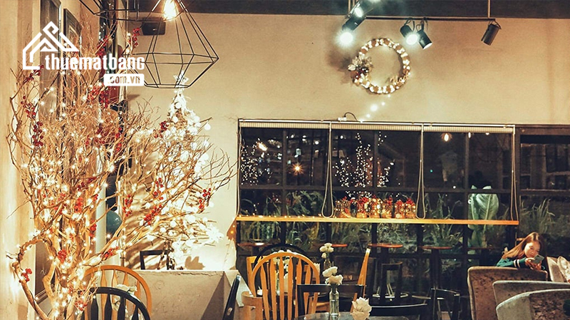 cách trang trí noel cho quán cafe