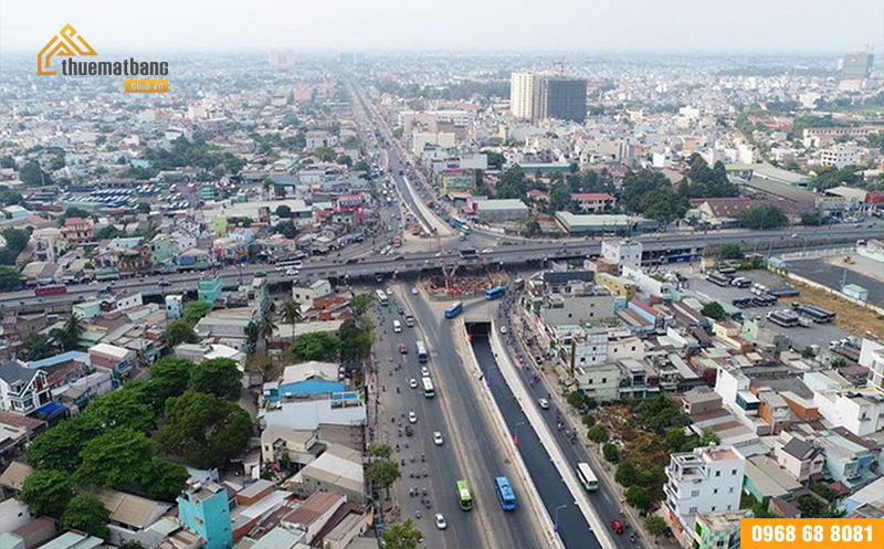 Giao thông nối liền với các tuyến đường lớn giúp cho việc di chuyển trở nên thuận lợi