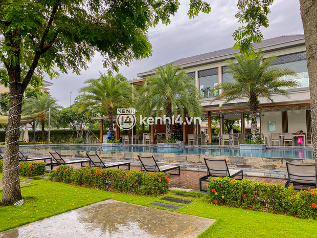 Cận cảnh khu biệt thự Sơn Tùng Hải Tú Gía thuê nhà 90 triệu thuộc khu compound 2 lớp bảo vệ