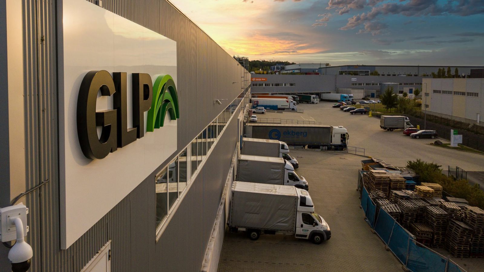 Gã khổng lồ châu Á – GLP và SEA Logistic Partners (SLP) 