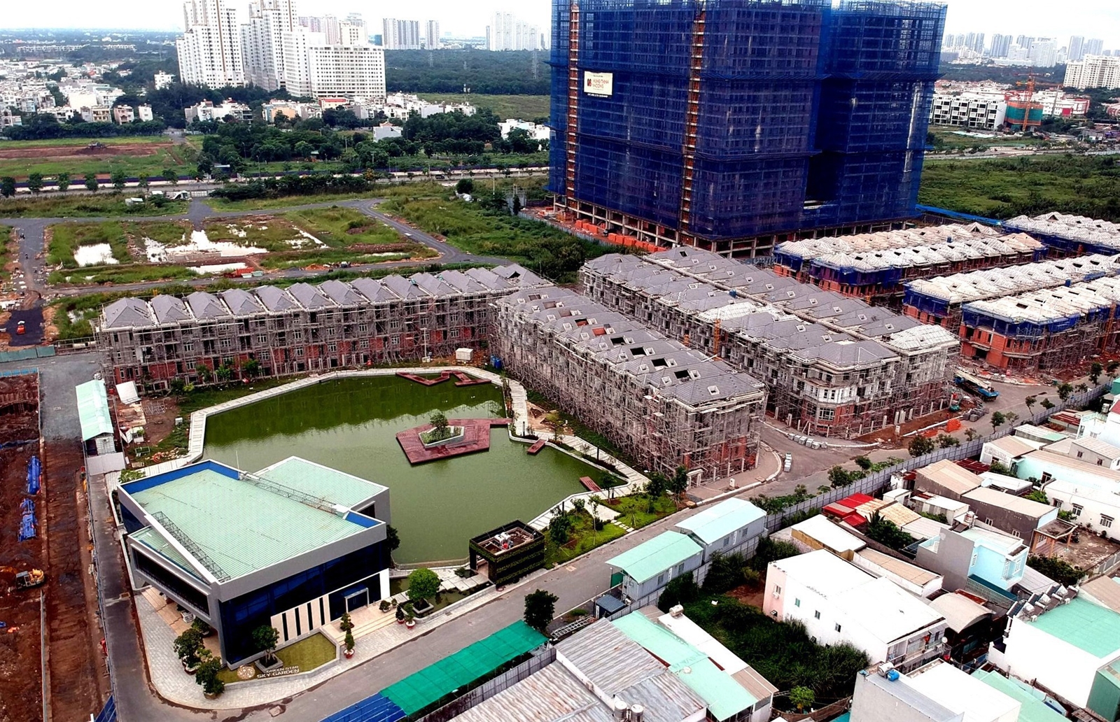 hàng ngàn dự án có đất công xen kẹt